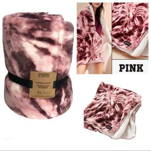 Victorias Secret Sherpa Blanket w/ Tags